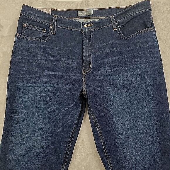 Member's Mark NWT Mens Jeans Size 40x32 Straight Fit Stretch Denim Spot on Leg - Picture 3 of 13